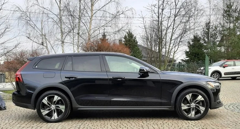 Volvo V60 Cross Country cena 119900 przebieg: 64800, rok produkcji 2020 z Biała małe 667